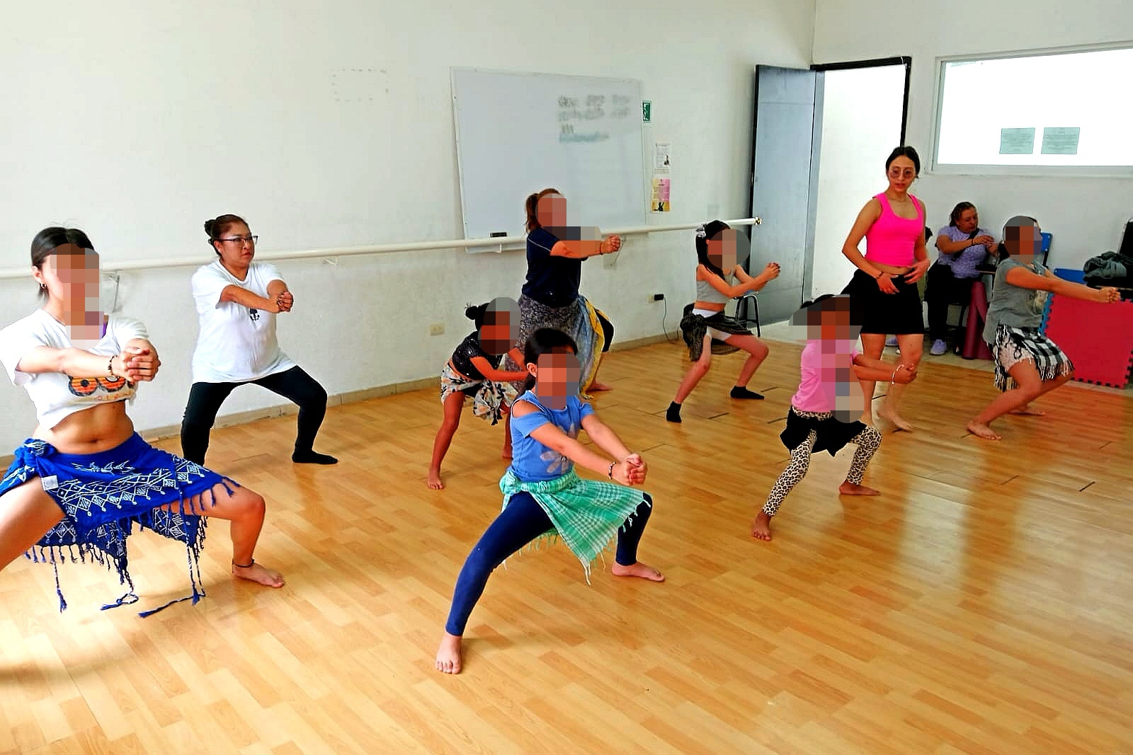 Inicia Ayuntamiento de Tlaxcala taller de danzas polinesias para fomentar el arte y la inclusión cultural
